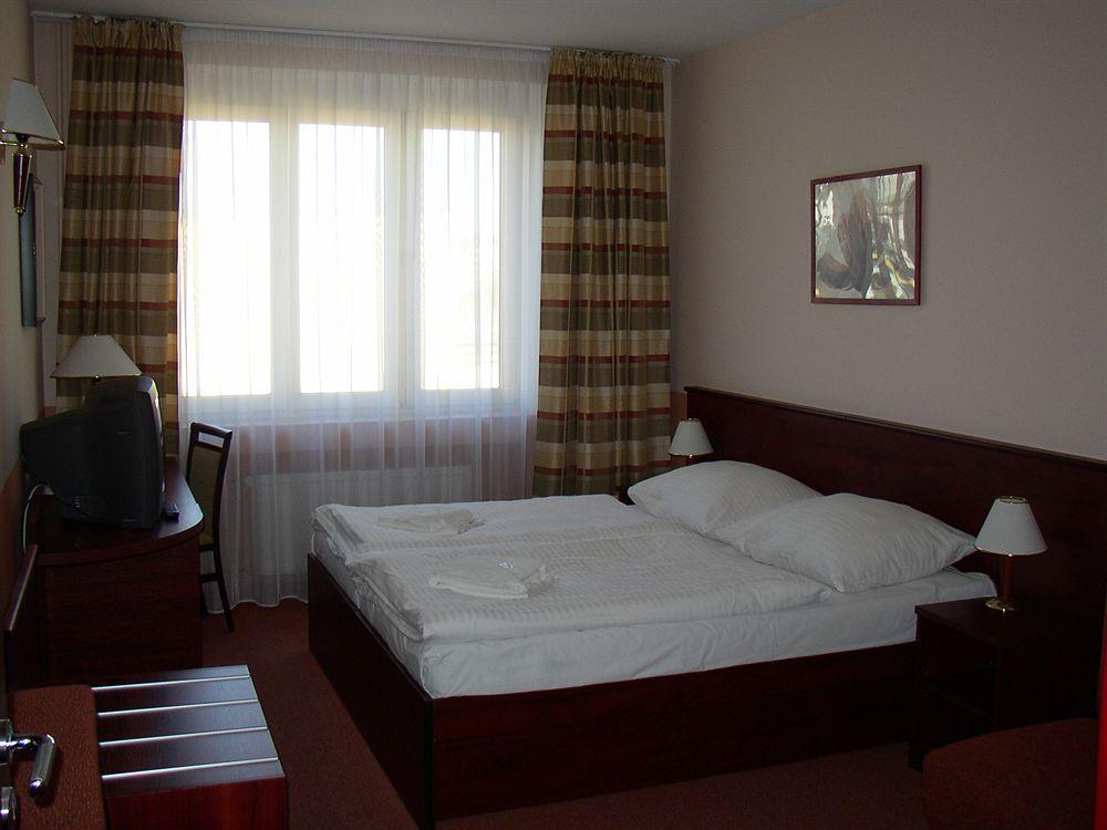Hotel Inturprag Exterior photo